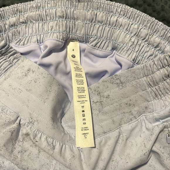 Lululemon high rise hotty hot skirt long NWOT - Picture 5 of 6